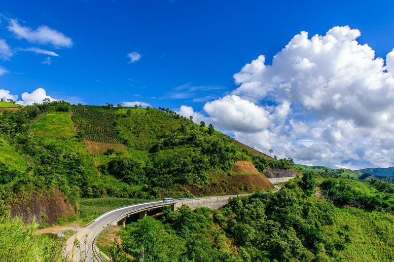 Pa Tan - Muong Te Bergweg