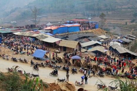 Can Cau market in Si Ma Cai