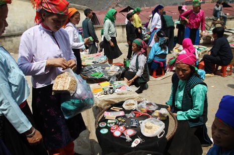 Muong Hum market in Lao Cai