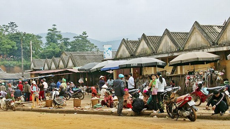 Xin Man market in Ha Giang